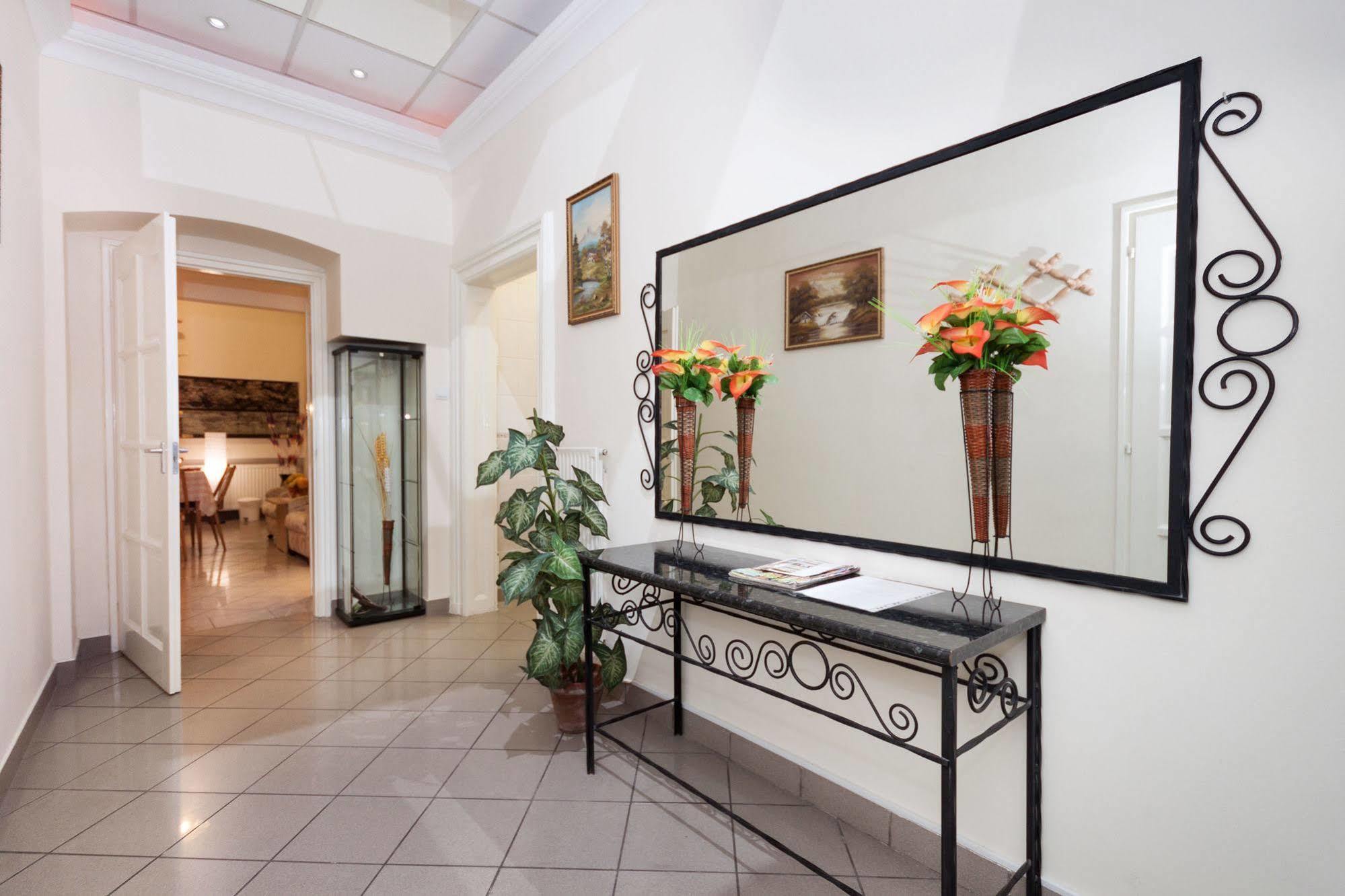 Like Home - City Center - Style Apartment Budapeşte Dış mekan fotoğraf